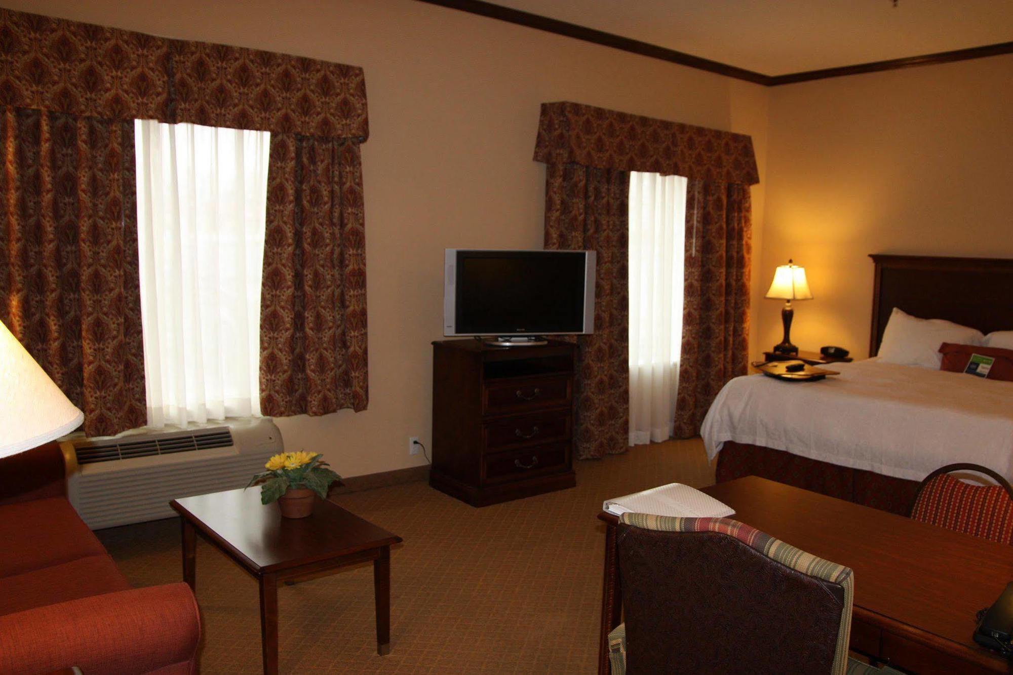 Hampton Inn And Suites Stephenville Habitación foto